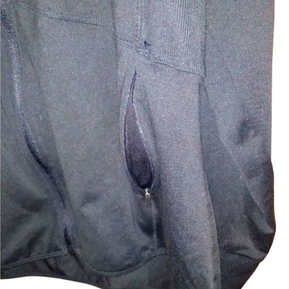 Champion Black Zip Up Jacket with a Turtle Neck 🖤 - Picture 5 of 7